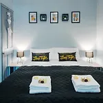 The Clifford Gathering York - Sleeps Up To 10